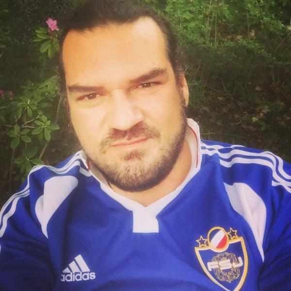 Jesi Li tu ? Trazim te - Kontakti - Crna Gora