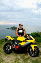 trazim zensku osobu - Kontakti - Crna Gora