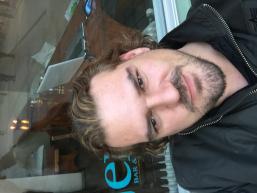 Jesi Li tu ? Trazim te - Kontakti - Crna Gora